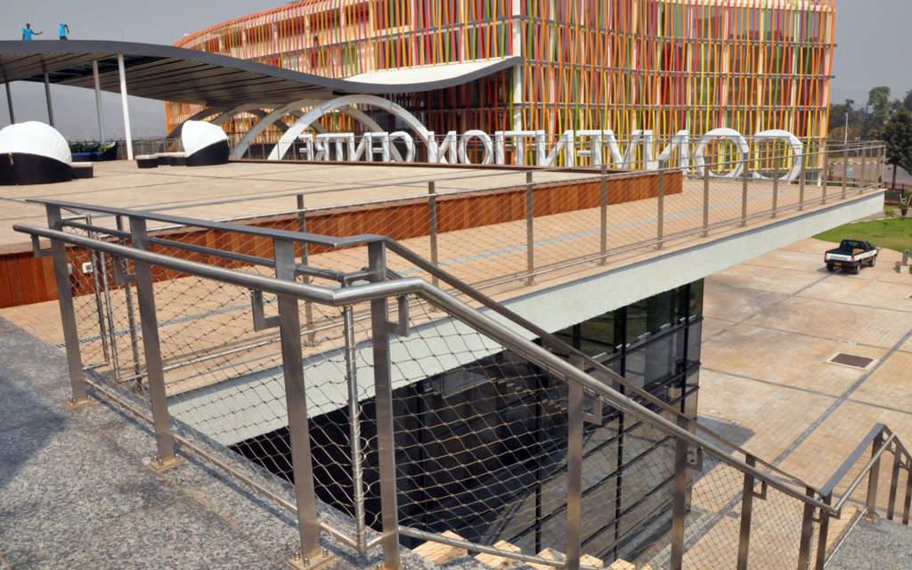 Kigali-Convention-Center_paslanmaz-celik-korkuluk-celik-ag_TSB1-14