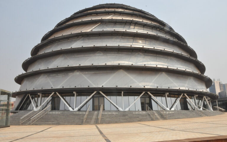 Kigali-Convention-Center_paslanmaz-celik-korkuluk-celik-ag_TSB1-16