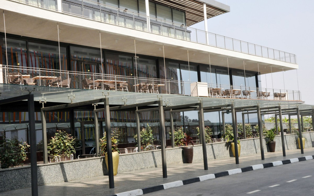 Kigali-Convention-Center_paslanmaz-celik-korkuluk-celik-ag_TSB1-18