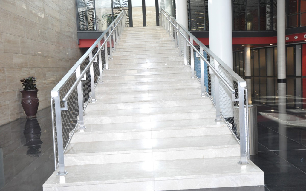 Kigali-Convention-Center_paslanmaz-celik-korkuluk-celik-ag_TSB1-7