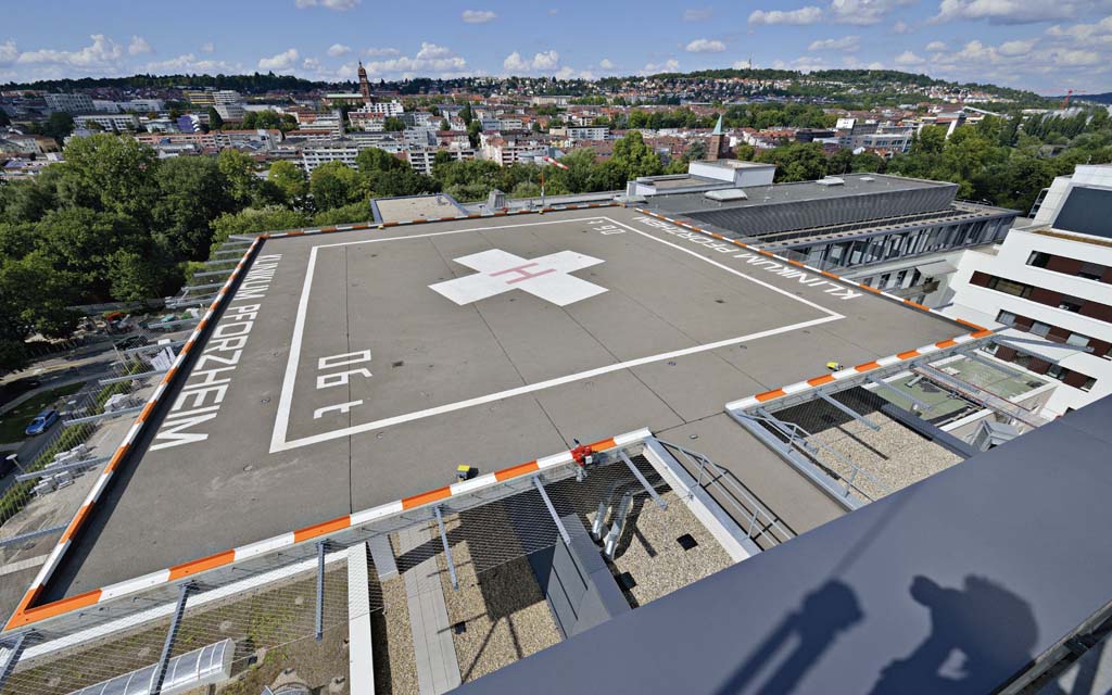 Pforzheim-Hastanesi-Helikopter-Pisti-Almanya-dusmeye-karsi-celik-korkuluk-celik-tel-yonlendirmesi_TSB1