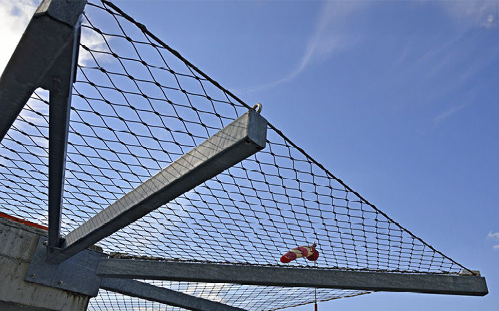 Pforzheim-Hastanesi-Helikopter-Pisti-Almanya-dusmeye-karsi-celik-korkuluk_TSB1-2