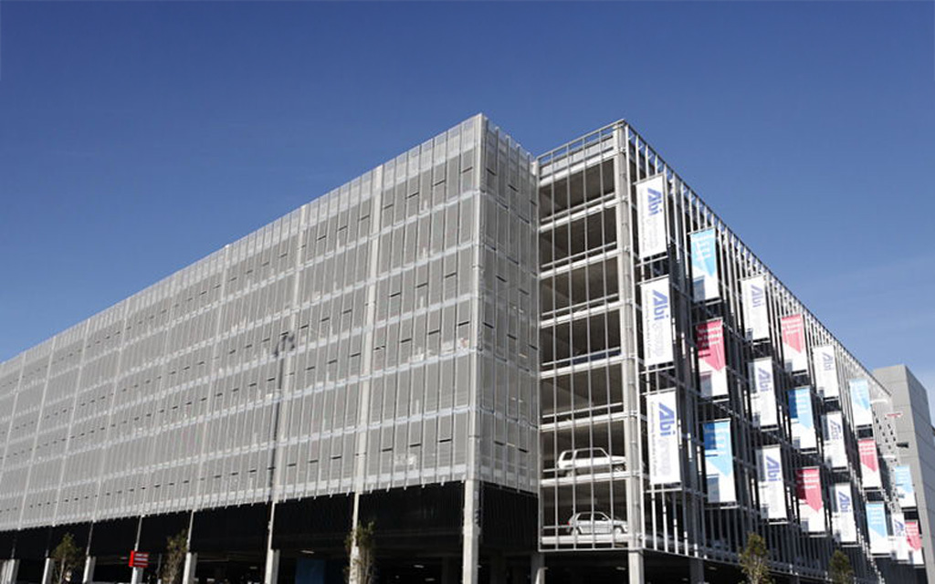 Uluslararasi-Havaalani-Otopark-1-sidney-Avusturya-cephe-diyazn-celik-ag-korkuluk-dusmeye-karsi-koruma_TSB1