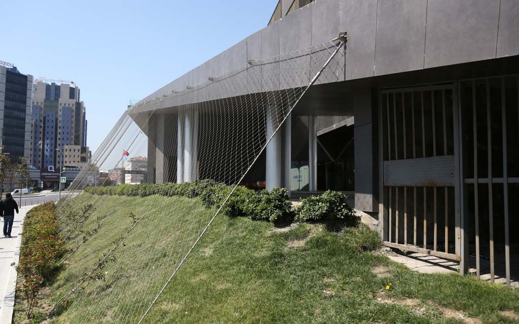 sisli-belediye-binasi-dis-cephe-yesillendirme_celik-ag_TSB1-10